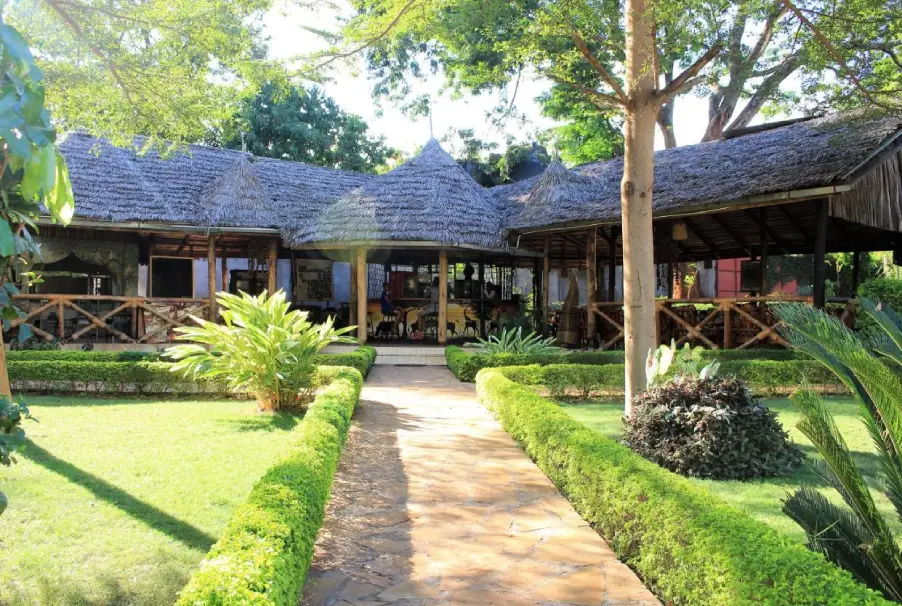 Chanya Lodge