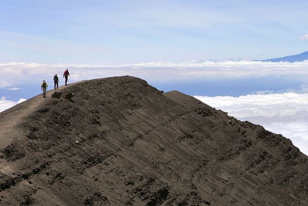 Hike to the top of Mt Meru